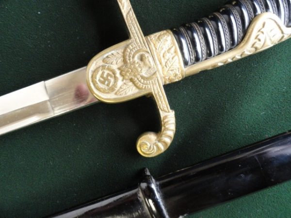 Rare Pattern Lion Head Army Sword (#28071)